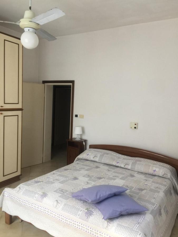 La Casa Di Clara Ombrellone Con 2 Lettini Al Lido San Giuliano Gratis E Parcheggio Privato Gratis Leilighet Rimini Eksteriør bilde