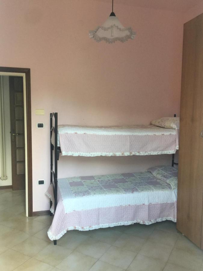 La Casa Di Clara Ombrellone Con 2 Lettini Al Lido San Giuliano Gratis E Parcheggio Privato Gratis Leilighet Rimini Eksteriør bilde